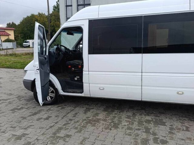 Білий Мерседес Sprinter, об'ємом двигуна 2.7 л та пробігом 420 тис. км за 10700 $, фото 4 на Automoto.ua