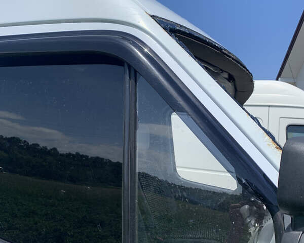 Белый Мерседес Sprinter, объемом двигателя 0 л и пробегом 650 тыс. км за 5000 $, фото 4 на Automoto.ua