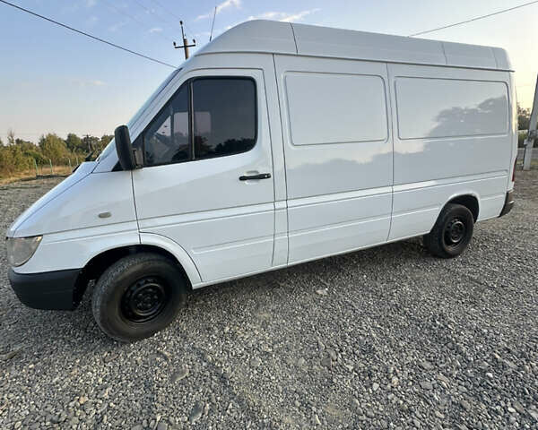 Білий Мерседес Sprinter, об'ємом двигуна 2.15 л та пробігом 500 тис. км за 9000 $, фото 2 на Automoto.ua