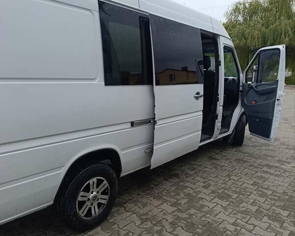 Белый Мерседес Sprinter, объемом двигателя 2.69 л и пробегом 420 тыс. км за 10550 $, фото 8 на Automoto.ua