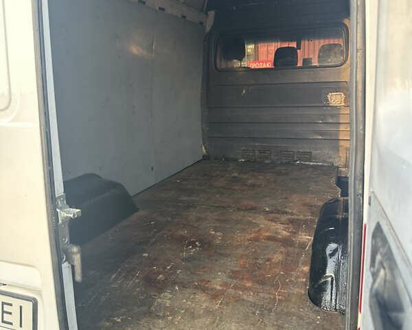 Білий Мерседес Sprinter, об'ємом двигуна 2.15 л та пробігом 500 тис. км за 9000 $, фото 17 на Automoto.ua