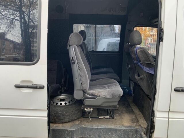 Белый Мерседес Sprinter, объемом двигателя 2.7 л и пробегом 320 тыс. км за 3550 $, фото 7 на Automoto.ua
