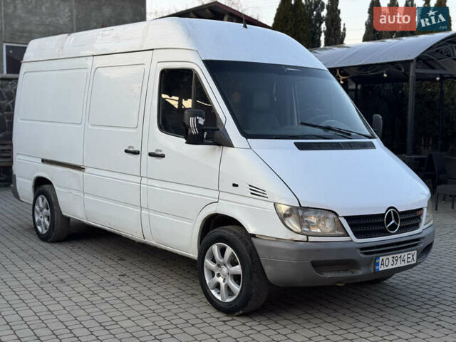 Белый Мерседес Sprinter, объемом двигателя 2.15 л и пробегом 500 тыс. км за 4999 $, фото 2 на Automoto.ua