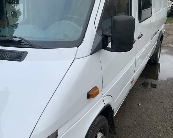 Білий Мерседес Sprinter, об'ємом двигуна 2.15 л та пробігом 536 тис. км за 9600 $, фото 2 на Automoto.ua