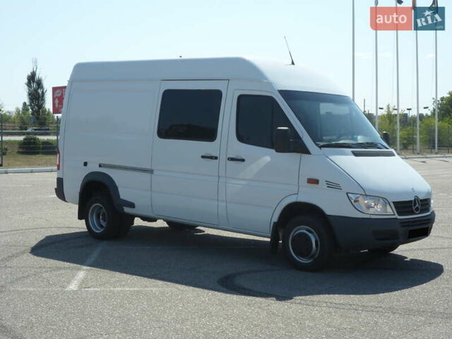 Белый Мерседес Sprinter, объемом двигателя 2.15 л и пробегом 658 тыс. км за 13900 $, фото 13 на Automoto.ua
