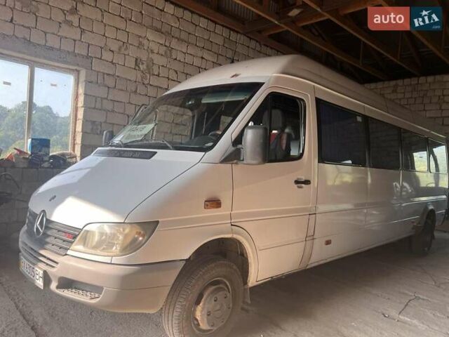 Белый Мерседес Sprinter, объемом двигателя 2.69 л и пробегом 800 тыс. км за 29228 $, фото 1 на Automoto.ua