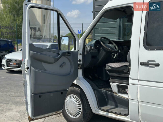 Белый Мерседес Sprinter, объемом двигателя 2.15 л и пробегом 550 тыс. км за 4600 $, фото 9 на Automoto.ua
