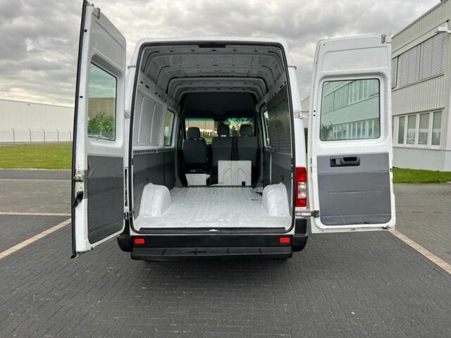 Белый Мерседес Sprinter, объемом двигателя 2.2 л и пробегом 450 тыс. км за 2900 $, фото 5 на Automoto.ua