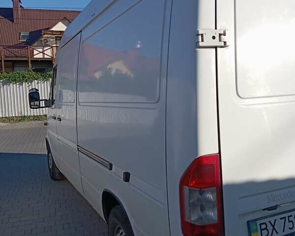 Белый Мерседес Sprinter, объемом двигателя 2.15 л и пробегом 367 тыс. км за 7600 $, фото 6 на Automoto.ua