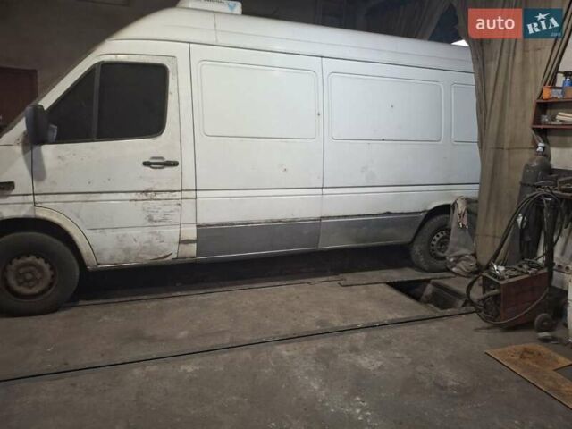 Белый Мерседес Sprinter, объемом двигателя 2.15 л и пробегом 365 тыс. км за 7500 $, фото 2 на Automoto.ua