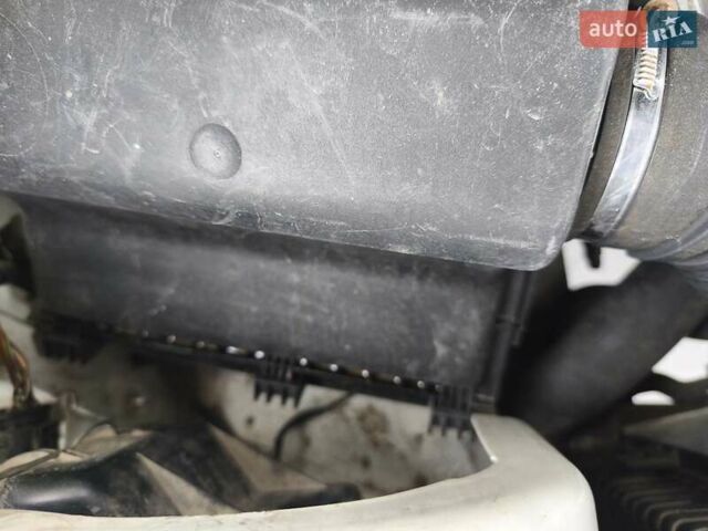 Білий Мерседес Sprinter, об'ємом двигуна 2.1 л та пробігом 536 тис. км за 7400 $, фото 2 на Automoto.ua