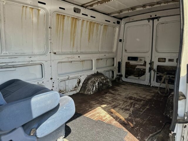 Белый Мерседес Sprinter, объемом двигателя 2.2 л и пробегом 500 тыс. км за 4600 $, фото 19 на Automoto.ua