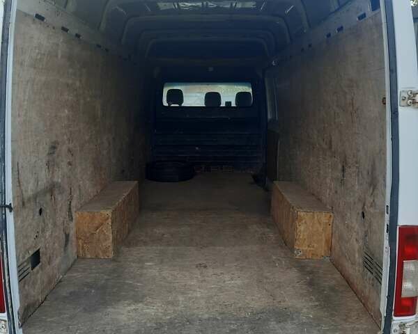 Белый Мерседес Sprinter, объемом двигателя 2.15 л и пробегом 740 тыс. км за 7000 $, фото 9 на Automoto.ua