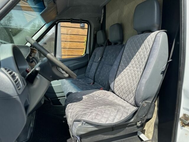 Белый Мерседес Sprinter, объемом двигателя 2.2 л и пробегом 500 тыс. км за 4600 $, фото 9 на Automoto.ua