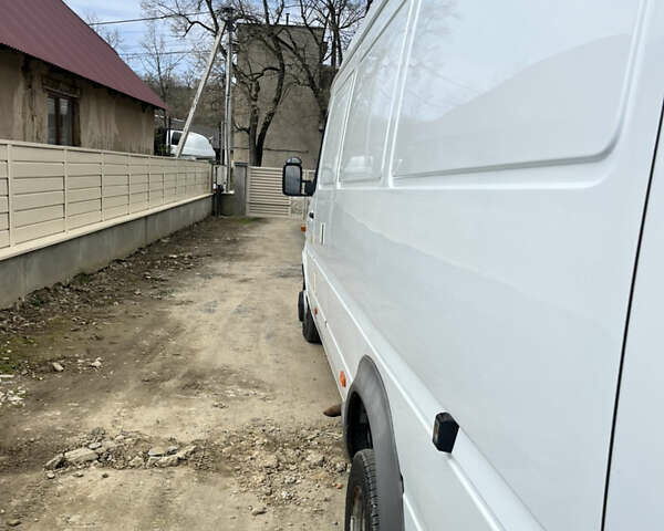 Белый Мерседес Sprinter, объемом двигателя 2.15 л и пробегом 157 тыс. км за 15600 $, фото 61 на Automoto.ua