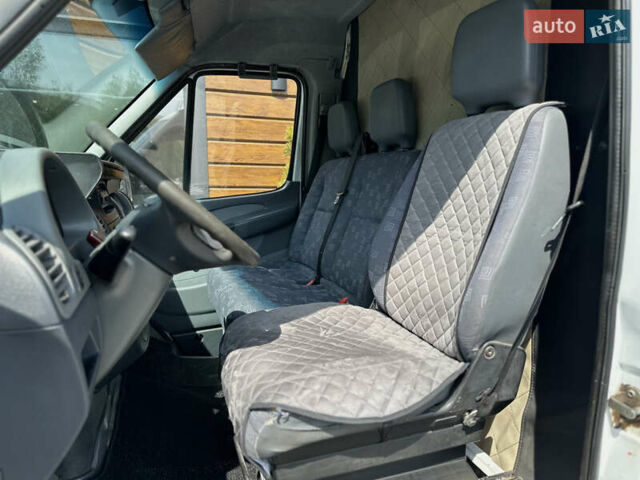 Белый Мерседес Sprinter, объемом двигателя 2.15 л и пробегом 550 тыс. км за 4600 $, фото 10 на Automoto.ua