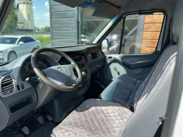 Белый Мерседес Sprinter, объемом двигателя 2.2 л и пробегом 500 тыс. км за 4600 $, фото 10 на Automoto.ua
