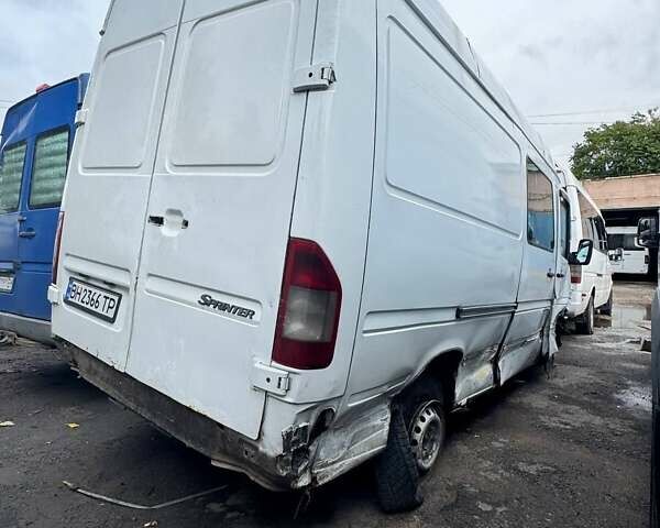 Білий Мерседес Sprinter, об'ємом двигуна 2.15 л та пробігом 236 тис. км за 3600 $, фото 1 на Automoto.ua