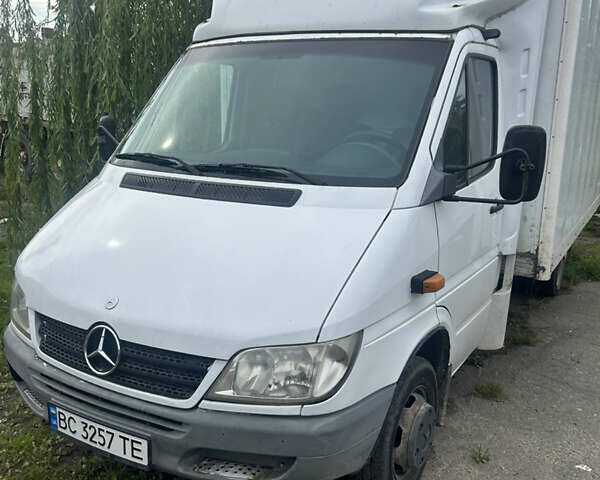 Белый Мерседес Sprinter, объемом двигателя 2.69 л и пробегом 500 тыс. км за 10700 $, фото 2 на Automoto.ua