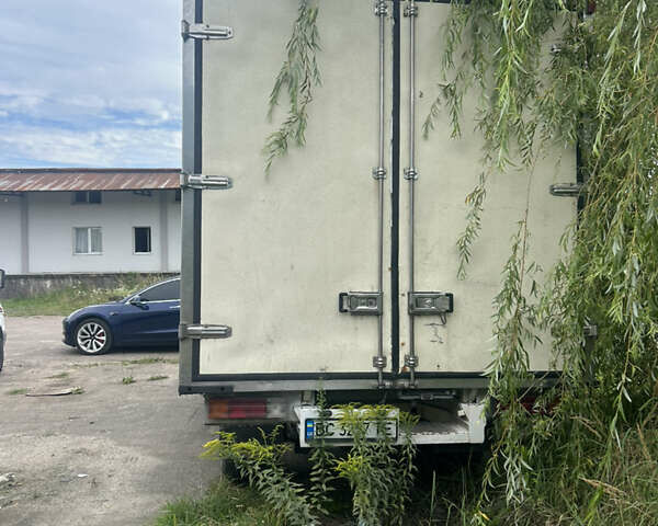 Белый Мерседес Sprinter, объемом двигателя 2.69 л и пробегом 500 тыс. км за 10700 $, фото 3 на Automoto.ua