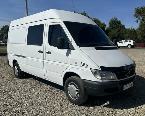 Белый Мерседес Sprinter, объемом двигателя 2.15 л и пробегом 700 тыс. км за 8000 $, фото 4 на Automoto.ua