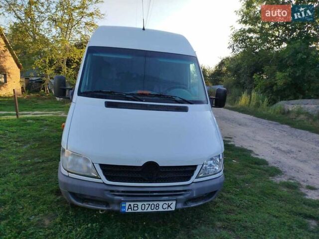 Білий Мерседес Sprinter, об'ємом двигуна 2.7 л та пробігом 378 тис. км за 12500 $, фото 1 на Automoto.ua