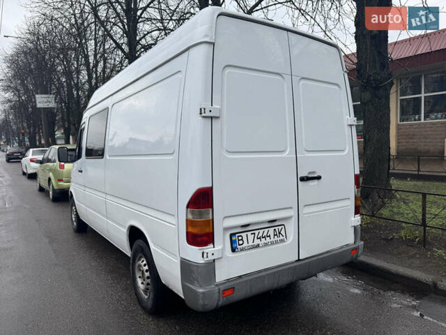 Белый Мерседес Sprinter, объемом двигателя 2.2 л и пробегом 650 тыс. км за 9700 $, фото 2 на Automoto.ua