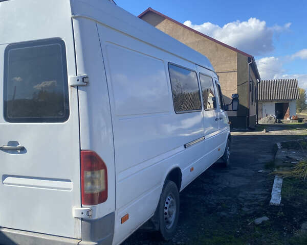 Белый Мерседес Sprinter, объемом двигателя 2.7 л и пробегом 534 тыс. км за 10900 $, фото 7 на Automoto.ua