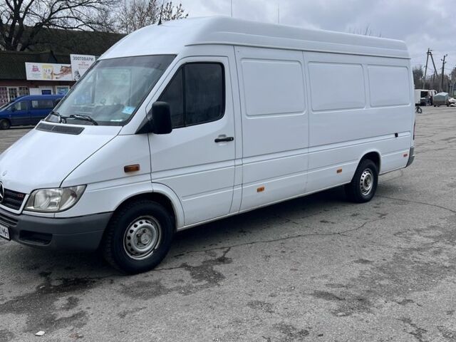 Білий Мерседес Sprinter, об'ємом двигуна 2.2 л та пробігом 300 тис. км за 11000 $, фото 1 на Automoto.ua