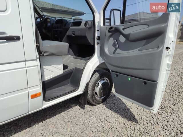 Белый Мерседес Sprinter, объемом двигателя 0 л и пробегом 260 тыс. км за 23900 $, фото 18 на Automoto.ua