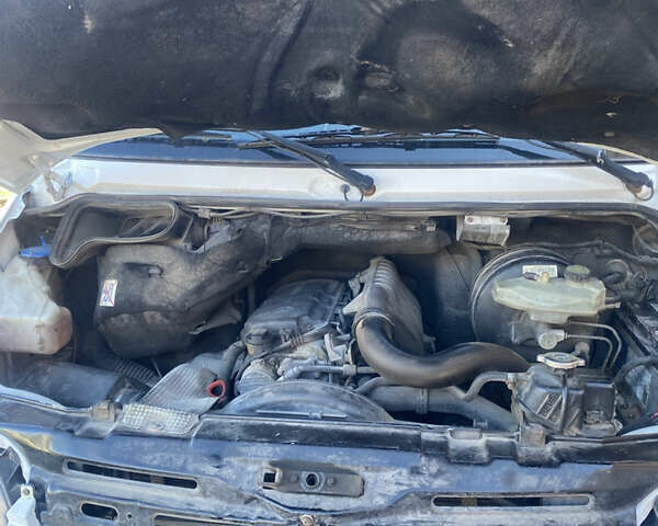 Белый Мерседес Sprinter, объемом двигателя 2.7 л и пробегом 534 тыс. км за 10900 $, фото 14 на Automoto.ua