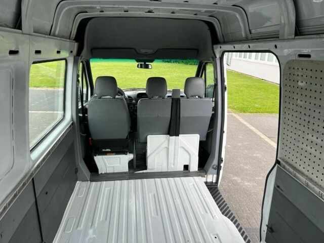 Белый Мерседес Sprinter, объемом двигателя 2.2 л и пробегом 450 тыс. км за 2900 $, фото 12 на Automoto.ua