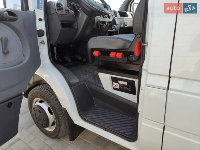 Белый Мерседес Sprinter, объемом двигателя 0 л и пробегом 260 тыс. км за 23900 $, фото 13 на Automoto.ua