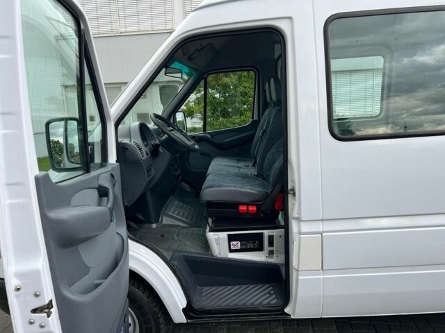 Белый Мерседес Sprinter, объемом двигателя 2.2 л и пробегом 450 тыс. км за 2900 $, фото 7 на Automoto.ua