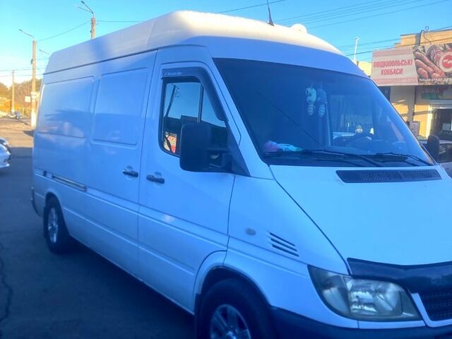 Белый Мерседес Sprinter, объемом двигателя 2.1 л и пробегом 444 тыс. км за 10500 $, фото 1 на Automoto.ua