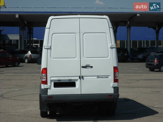 Белый Мерседес Sprinter, объемом двигателя 2.15 л и пробегом 658 тыс. км за 13900 $, фото 19 на Automoto.ua