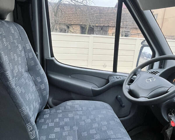 Белый Мерседес Sprinter, объемом двигателя 2.15 л и пробегом 157 тыс. км за 15600 $, фото 49 на Automoto.ua