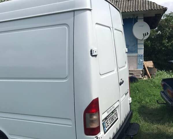 Белый Мерседес Sprinter, объемом двигателя 2.3 л и пробегом 559 тыс. км за 8800 $, фото 1 на Automoto.ua