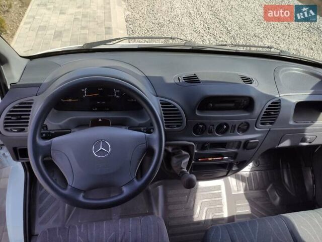 Белый Мерседес Sprinter, объемом двигателя 0 л и пробегом 260 тыс. км за 23900 $, фото 15 на Automoto.ua