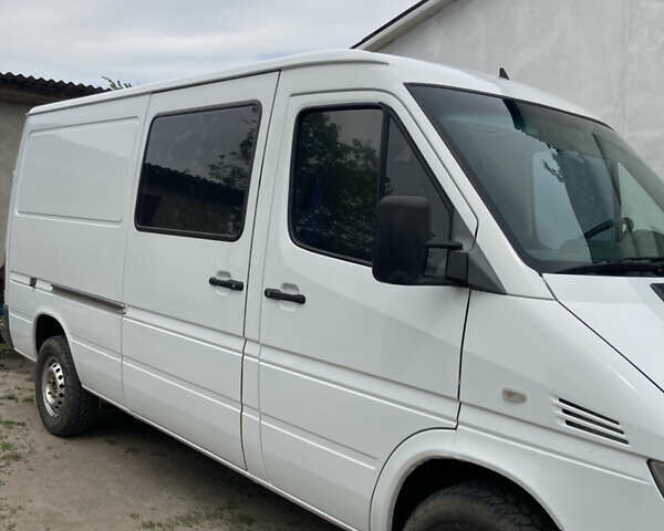 Белый Мерседес Sprinter, объемом двигателя 2.2 л и пробегом 340 тыс. км за 7500 $, фото 1 на Automoto.ua