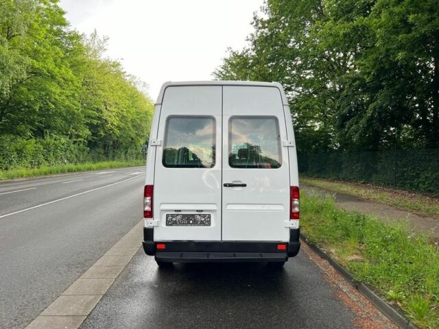 Белый Мерседес Sprinter, объемом двигателя 2.2 л и пробегом 450 тыс. км за 2900 $, фото 6 на Automoto.ua