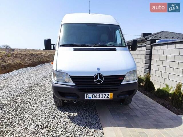 Белый Мерседес Sprinter, объемом двигателя 0 л и пробегом 260 тыс. км за 23900 $, фото 2 на Automoto.ua