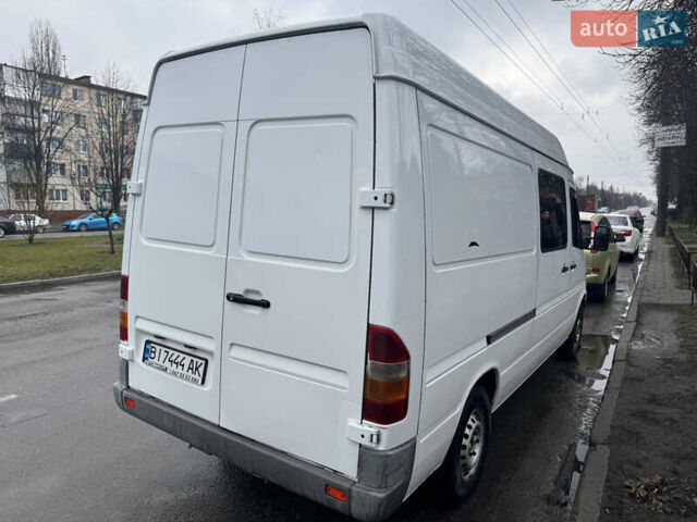 Белый Мерседес Sprinter, объемом двигателя 2.2 л и пробегом 650 тыс. км за 9700 $, фото 3 на Automoto.ua
