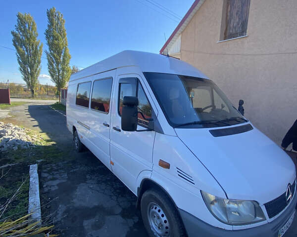 Белый Мерседес Sprinter, объемом двигателя 2.7 л и пробегом 534 тыс. км за 10900 $, фото 2 на Automoto.ua