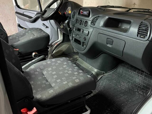 Білий Мерседес Sprinter, об'ємом двигуна 2.1 л та пробігом 340 тис. км за 10700 $, фото 5 на Automoto.ua