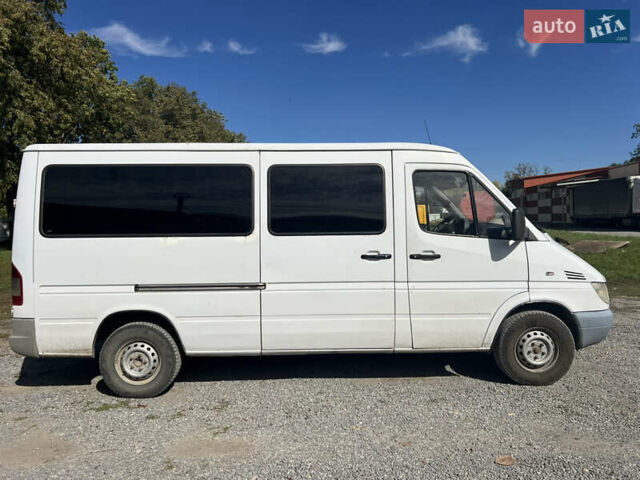 Белый Мерседес Sprinter, объемом двигателя 2.1 л и пробегом 343 тыс. км за 5950 $, фото 6 на Automoto.ua