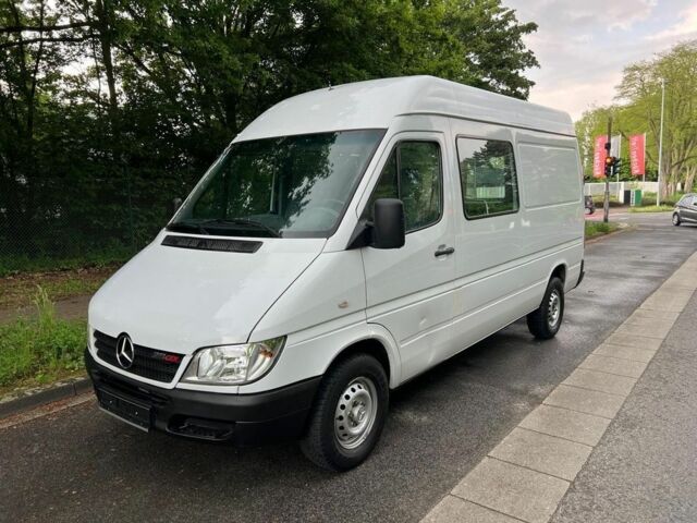 Белый Мерседес Sprinter, объемом двигателя 2.2 л и пробегом 450 тыс. км за 2900 $, фото 17 на Automoto.ua