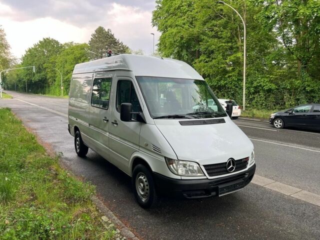 Белый Мерседес Sprinter, объемом двигателя 2.2 л и пробегом 450 тыс. км за 2900 $, фото 18 на Automoto.ua