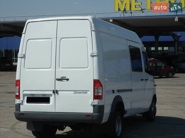 Белый Мерседес Sprinter, объемом двигателя 2.15 л и пробегом 658 тыс. км за 13900 $, фото 18 на Automoto.ua