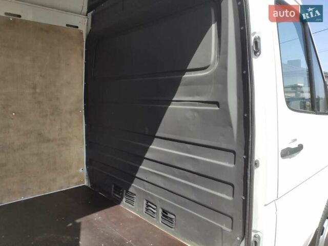 Белый Мерседес Sprinter, объемом двигателя 0 л и пробегом 260 тыс. км за 23900 $, фото 23 на Automoto.ua